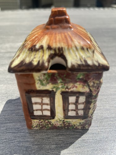 Vintage kitsch cottage - vintage,